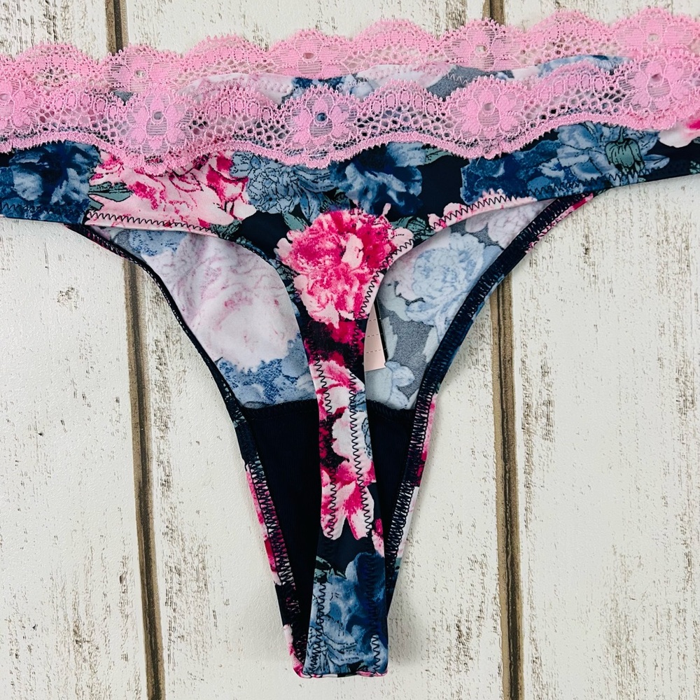 Victoria’s Secret Dream Angels Floral Thong Pantie Medium - Picture 8 of 9
